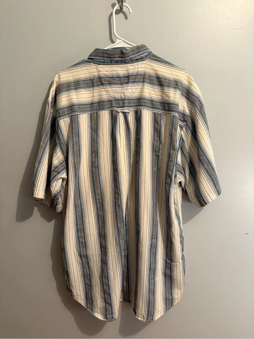 Vintage Coliseum Men's XL Short-Sleeve Button-Up Stripe Shirt Blue White Gray - Picture 11 of 16